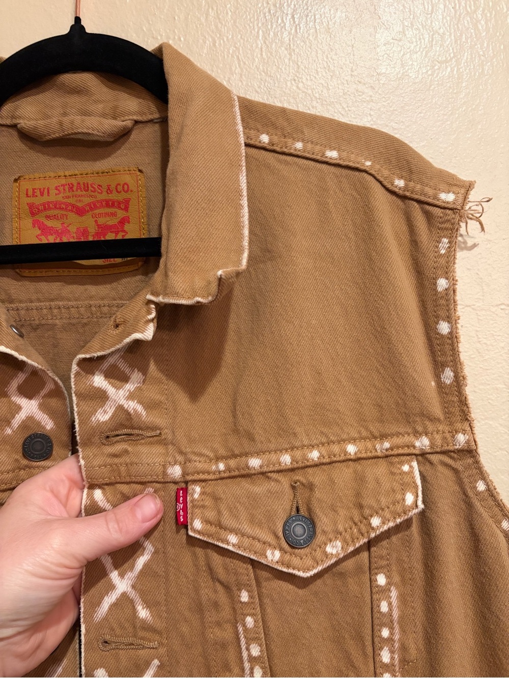 Levi Strauss Southwestern Desert Sand Denim Vest, Men’s size M, Country Vibes - Picture 3 of 6